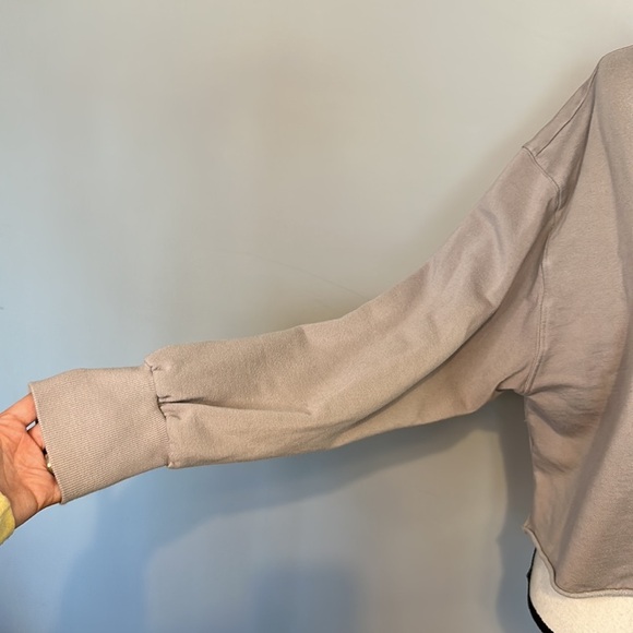 Nike Comfy Soft Cropped V Neck Gray Sweatshirt - Picture 3 of 7